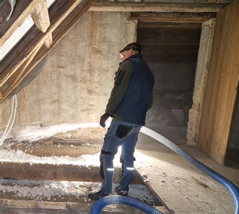 vizualizace foukané izolace v dutinách stěn a stropů