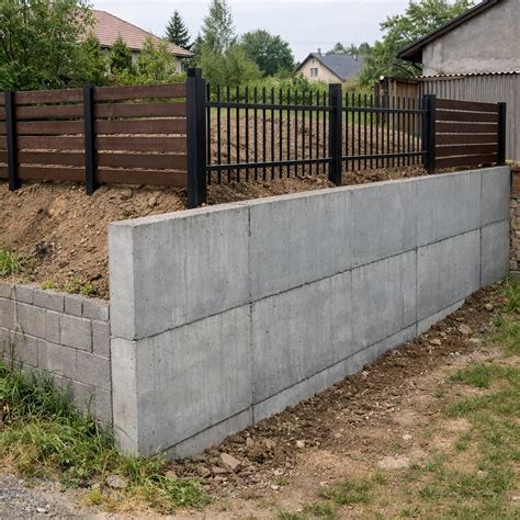 grafika: výšky plotů a povolení