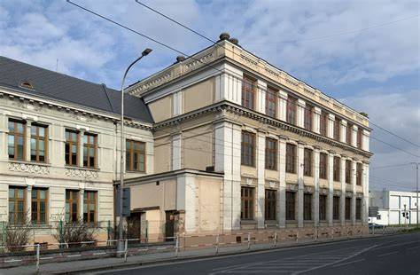 fasáda gymnázia Tábor detail (1903-1907)
