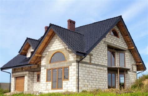 obraz porobetonových příček v interiéru