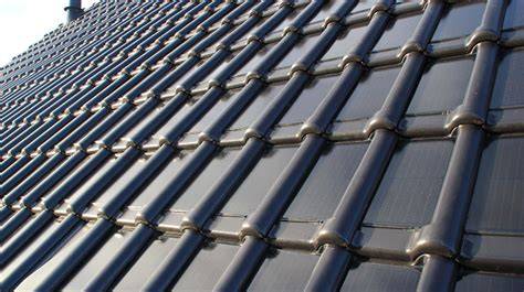 Solární tašky a Powerwall na ukázce
