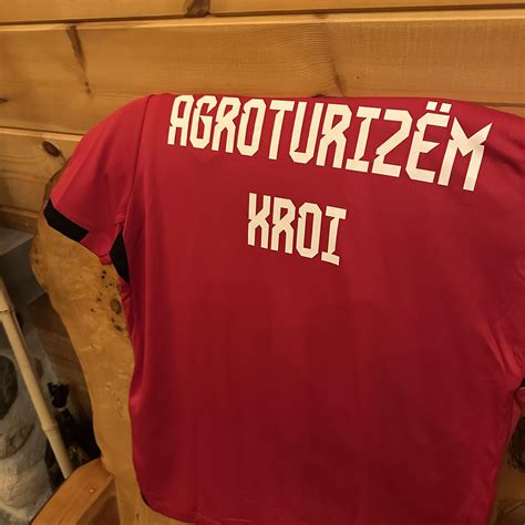 kroji vytvori jednotny roh obkladu