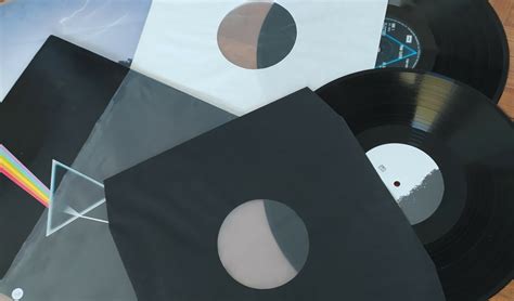 vizuální obal vinylu a vnitřní přebaly