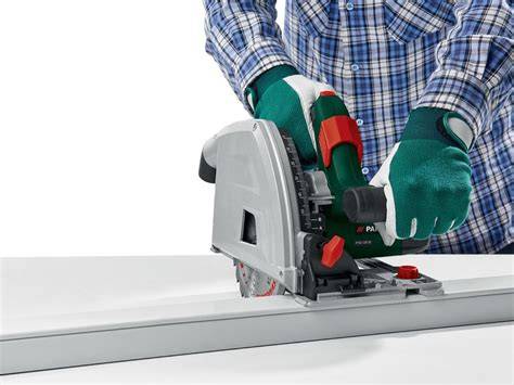 okružní pila s lištou model Parkside PTSS 1200 B1