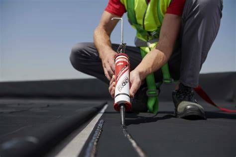 Okraj strechy EPDM Rollgum - vrstvy a spojení