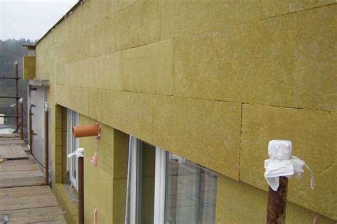 Zateplení fasády s polystyrenem a minerální vatou