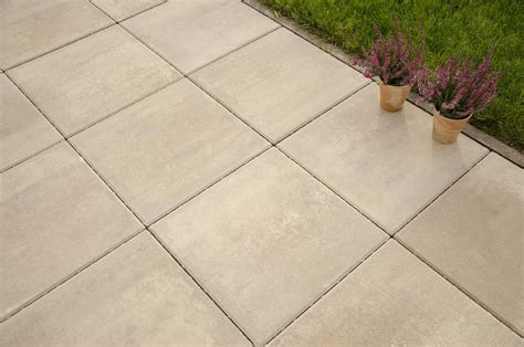 kombinace_beton_dlazba_interier