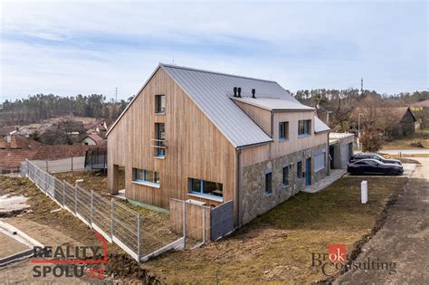 moderní novostavba s nadstandardním zasklením