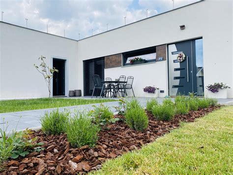 modrá střecha bungalovu - vizuální inspirace