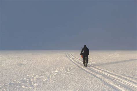 fatbike na asfaltu a zimní terén - pláště