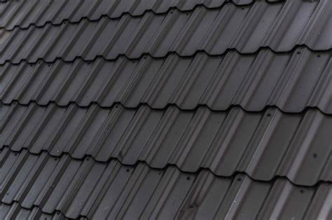 Porovnání typů střešních krytin a jejich materiálů
